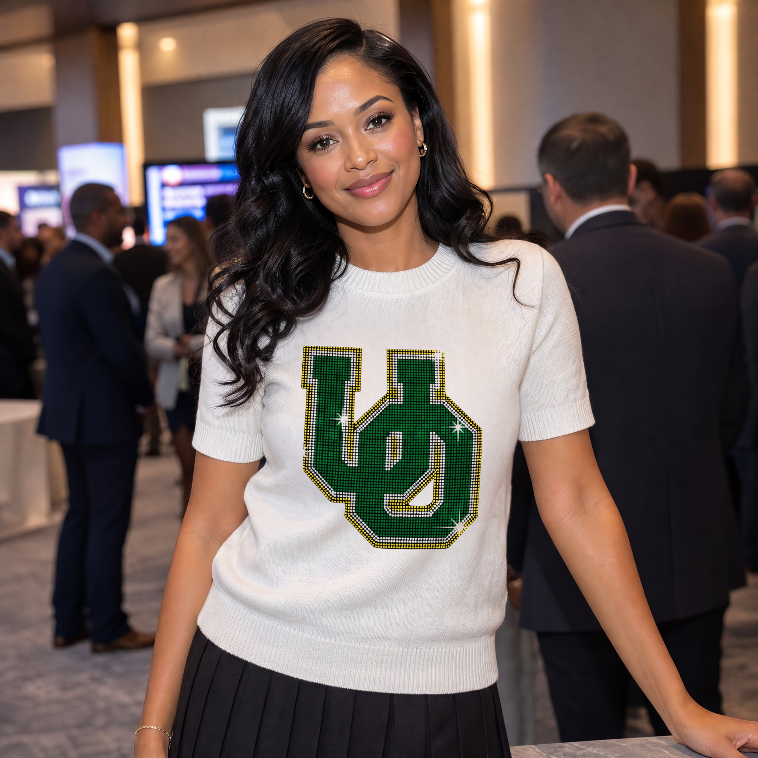 University Of Oregon Large Interlocking UO Ivory Short Sleeve Sweater
