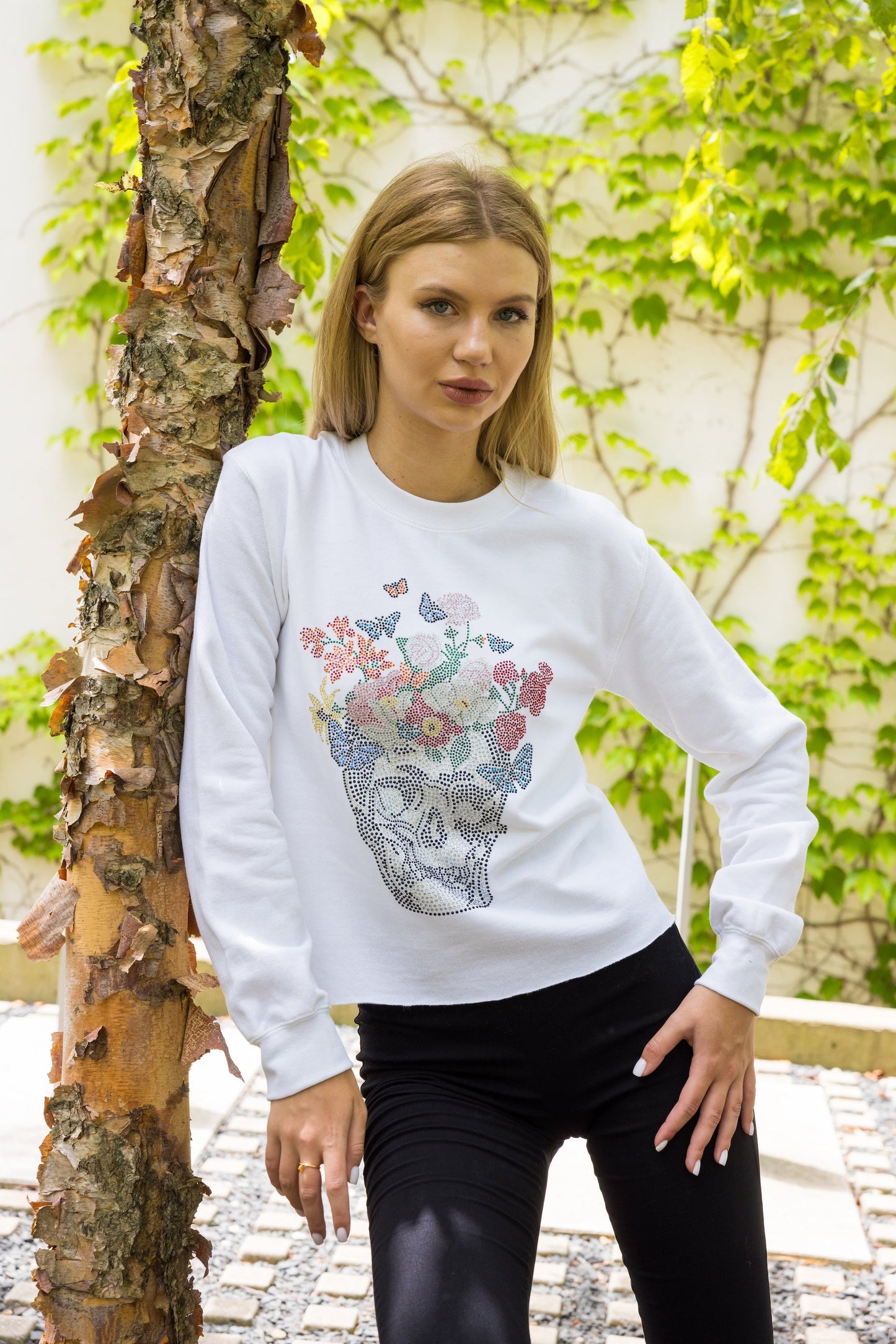 Sweatshirt, Crewneck White, Skull Flowers